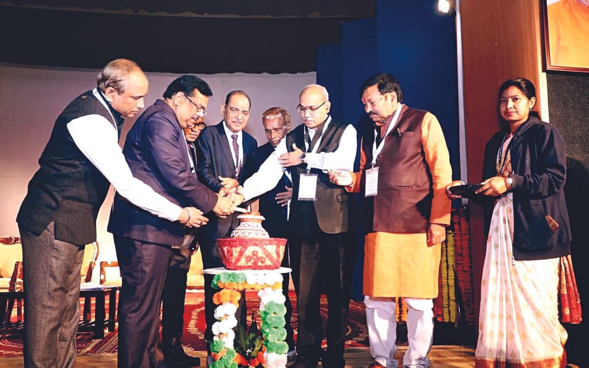 Mayan-Mati: Sahitya Akademi made Kudmali conference historic