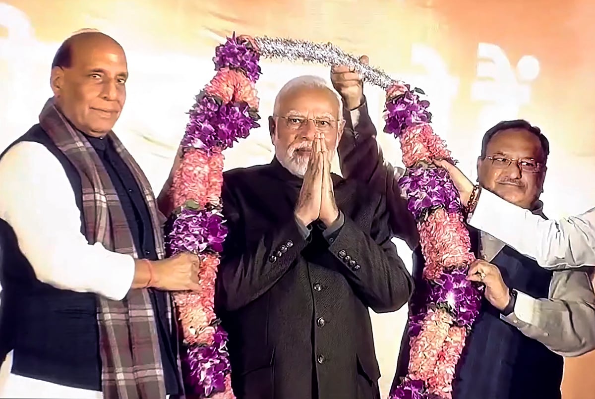 PM Modi will come to Varanasi on a two-day visit, will be given a grand welcome with rose petals, BJP made preparations