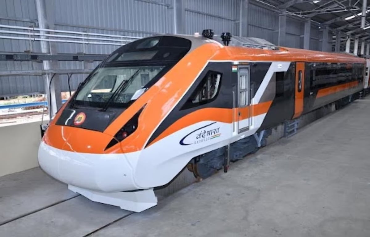 PM Modi will hand over the second saffron colored Vande Bharat Express train to Kashi today, know its schedule