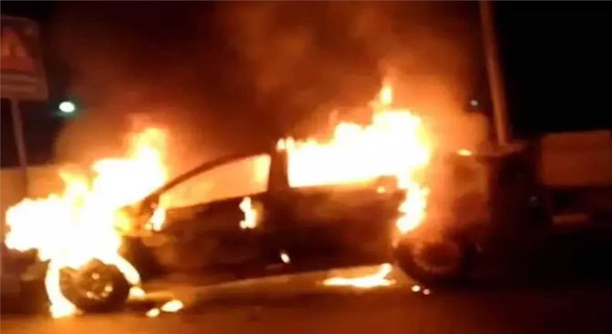 Patna News: Children were playing inside a car parked in Phulwari Sharif, both were burnt alive in the fire...