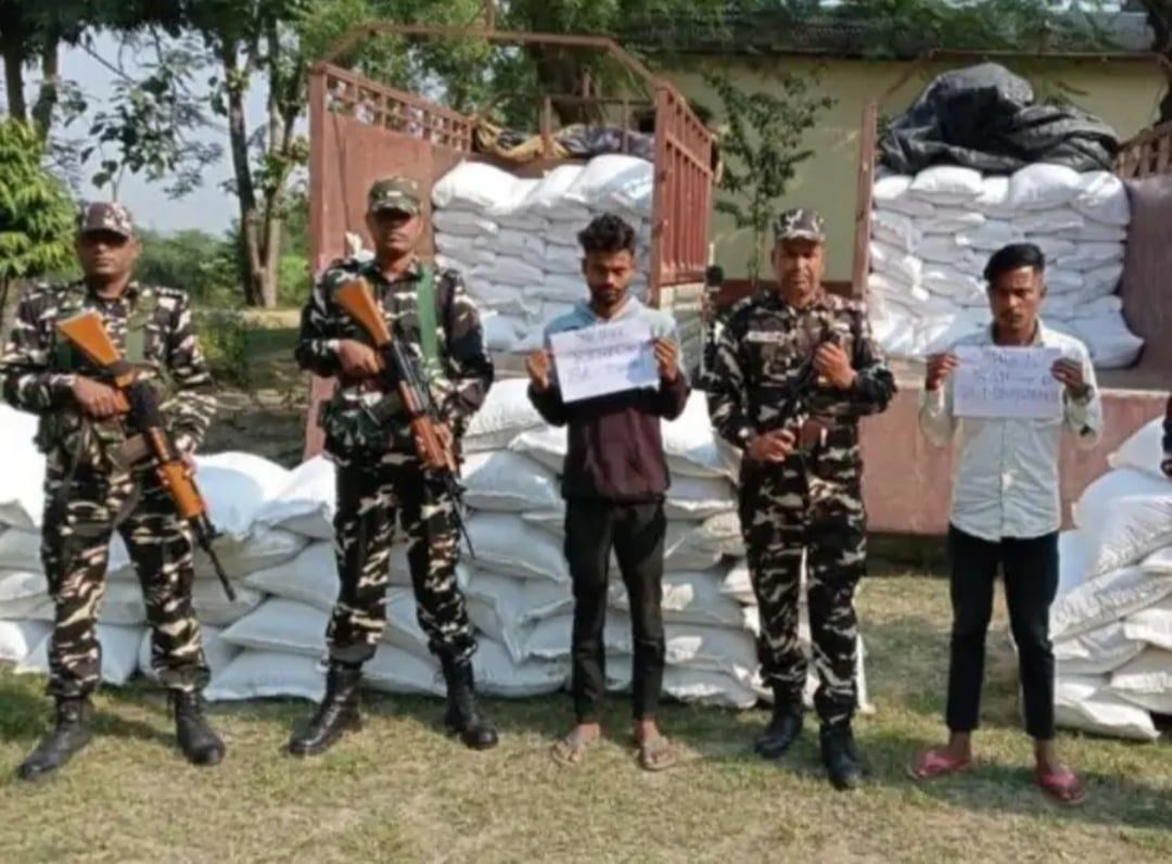 Smuggling of peas from Nepal border, Border Security Force seized two vehicles in Maharajganj, handed them over to Customs.