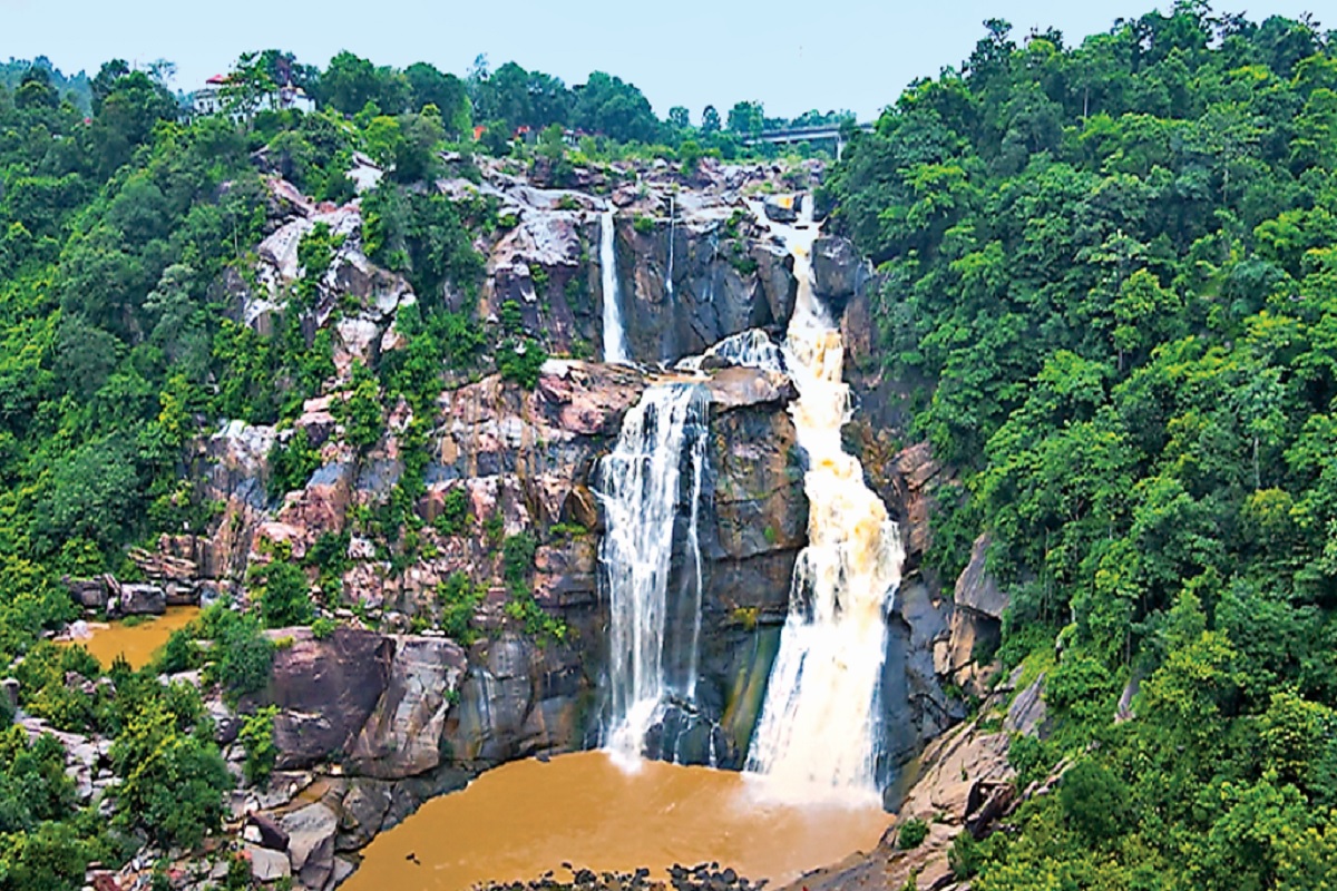 This waterfall of Jharkhand is best for New Year celebration, its beauty is such that you go crazy.
