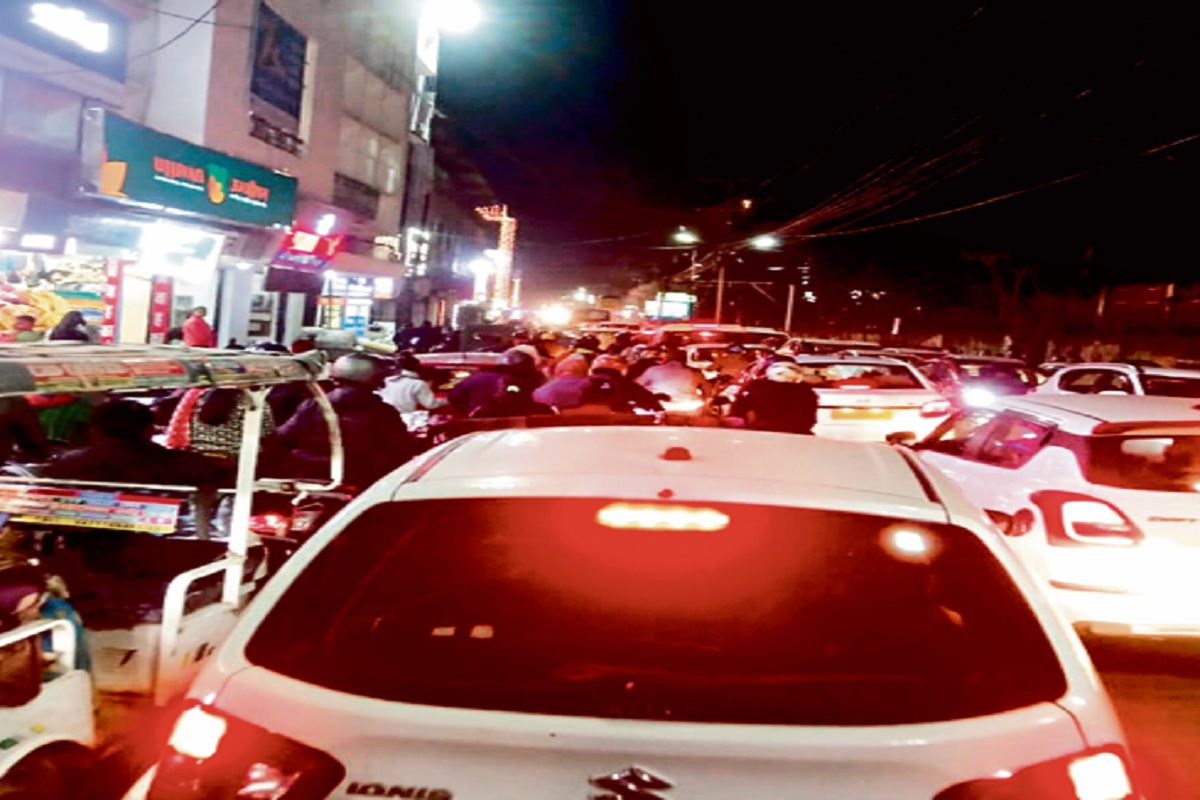 Traffic jam situation did not improve in Ranchi, so SP himself took charge