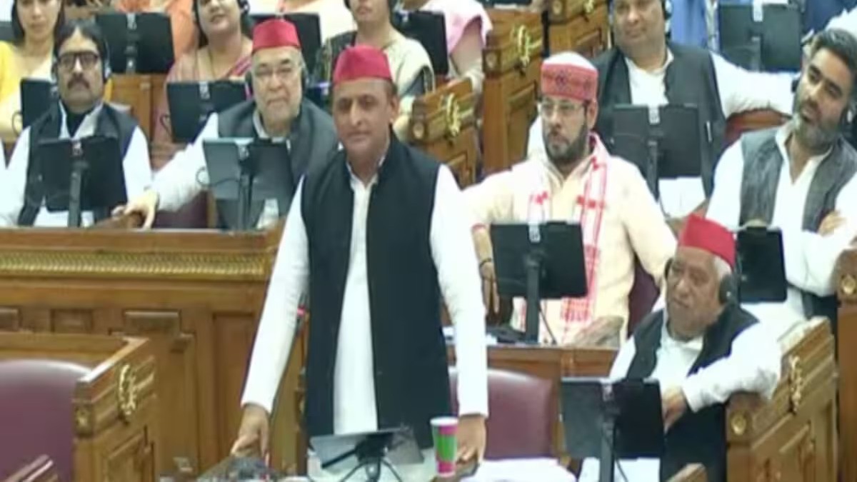 UP Assembly: Akhilesh Yadav hit back at CM Yogi, said- Some people read poetry on themselves every time after looking in the mirror.