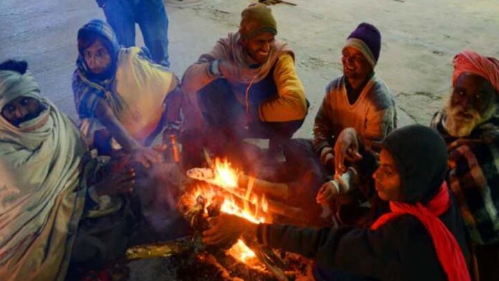UP Weather Update: Bonfire became support for the poor amid cold wave in UP, melting will increase further, dense fog will trouble.