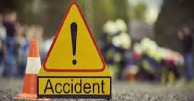 Woman dies, seven-year-old child badly injured after being hit by tractor in Shivhar, Bihar