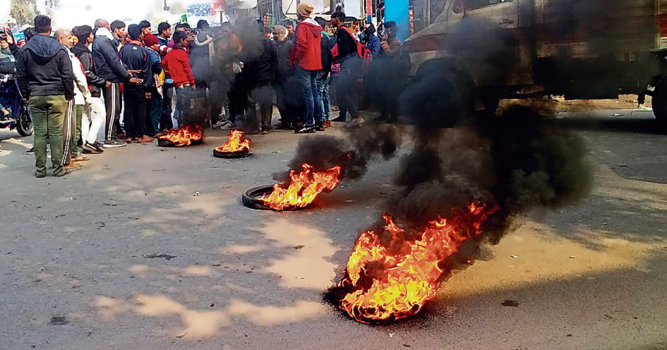 Hit And Run Law: Drivers took to the streets again in Bihar, protested by burning tires on the road