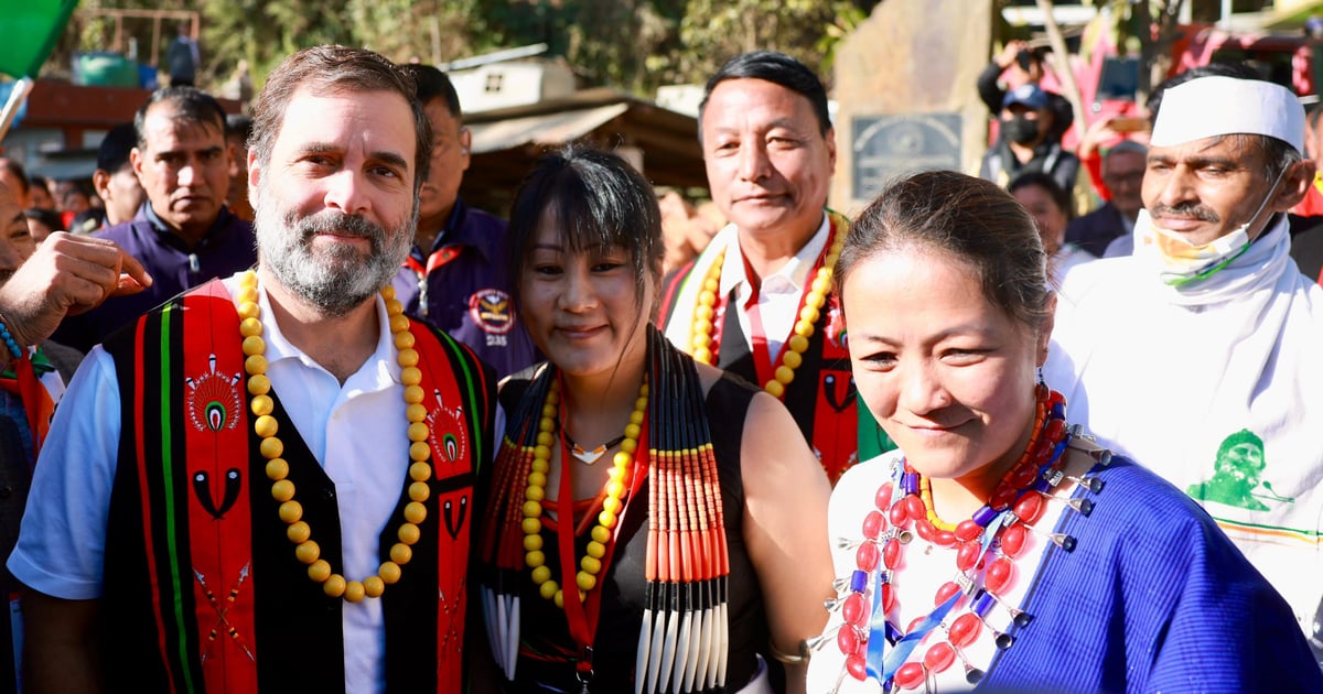 'Bharat Jodo Nyay Yatra': A girl garlanded Rahul Gandhi and took a picture with him