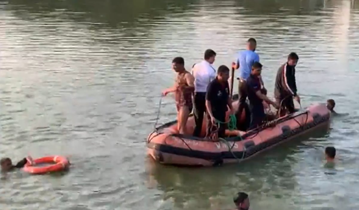 Boat Accident: Boat full of students capsized in Vadodara, Gujarat, 6 died due to drowning, relief and rescue operations underway.