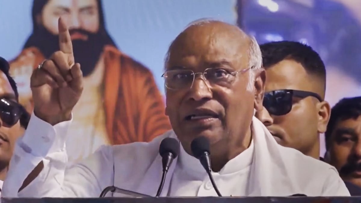 First the allegations on the central government, then the call to the workers to unite, read the main points of Kharge's speech.