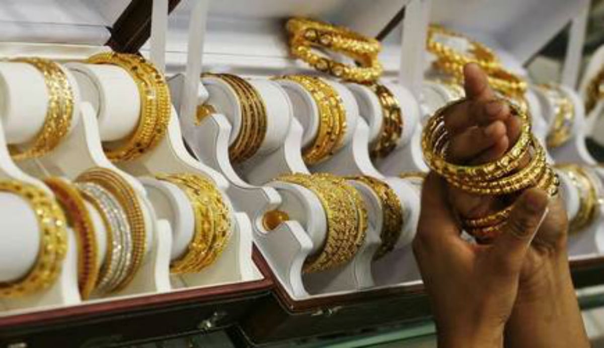 Gold-Silver Price: Gold became flat, silver price went up, know what is the price today