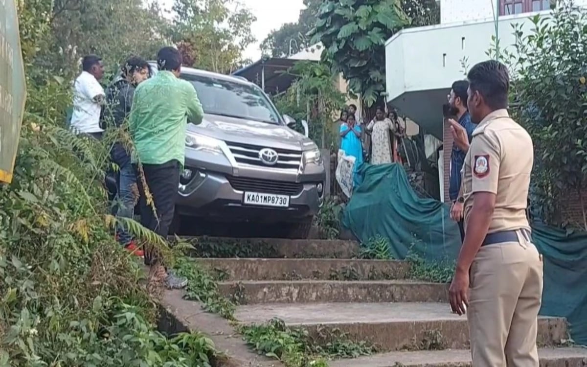 Google Maps trapped you badly!  A person got stuck in such a place due to shortcut, police had to be called, see viral video