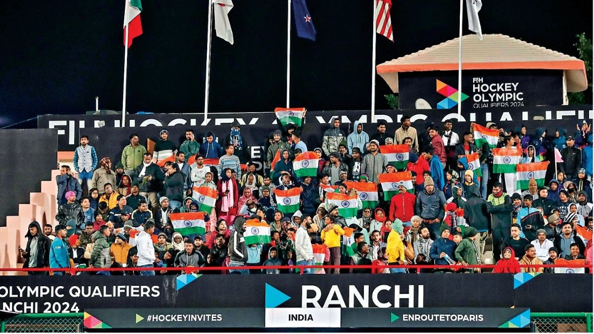 Hockey: Hockey lovers boosted the enthusiasm of the Indian women's hockey team, the stadium echoed at every penalty corner.