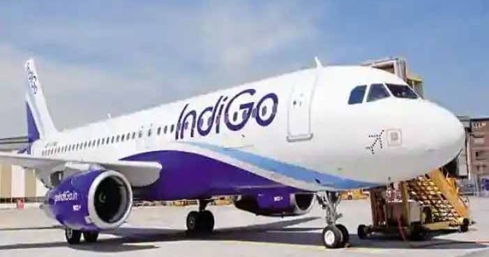IndiGo's problems increase, notice issued against passengers eating food while sitting on the runway