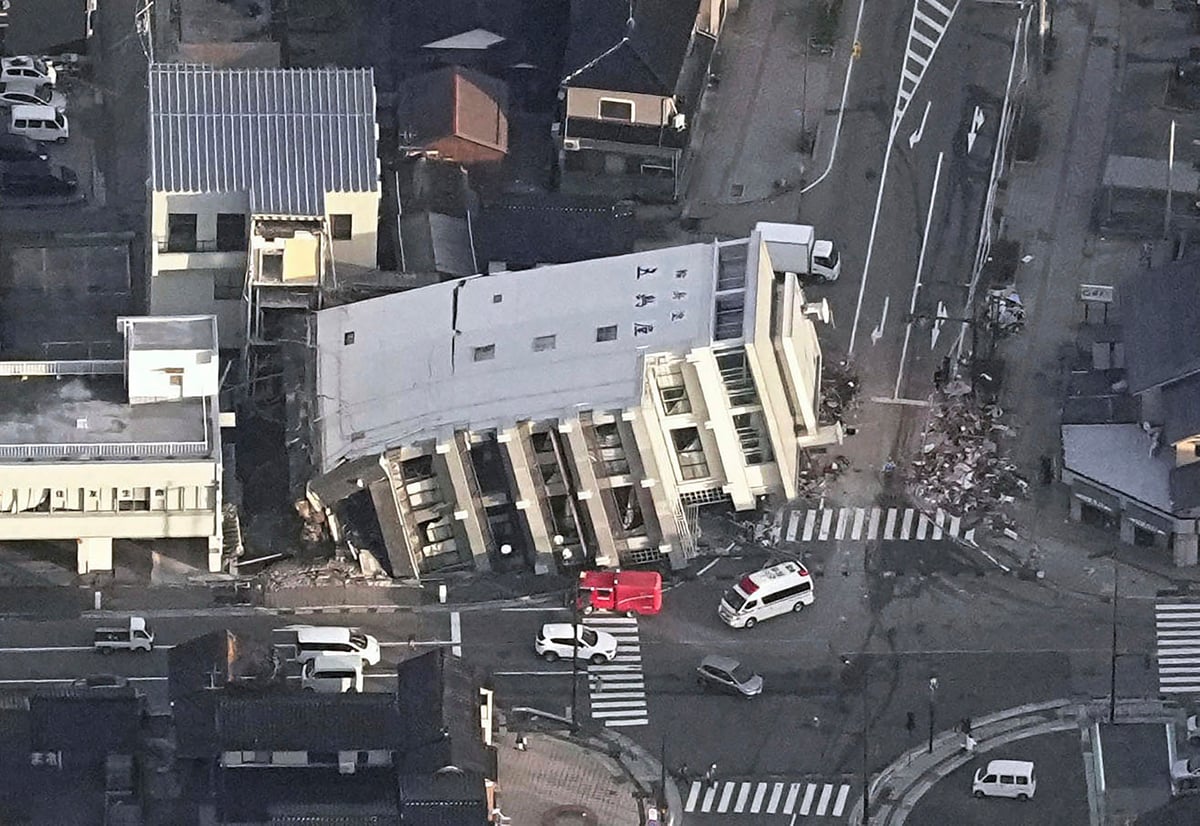 Japan Earthquake: Devastation in Japan due to earthquake, 48 people died, panic due to fear of tsunami, brakes on bullet speed