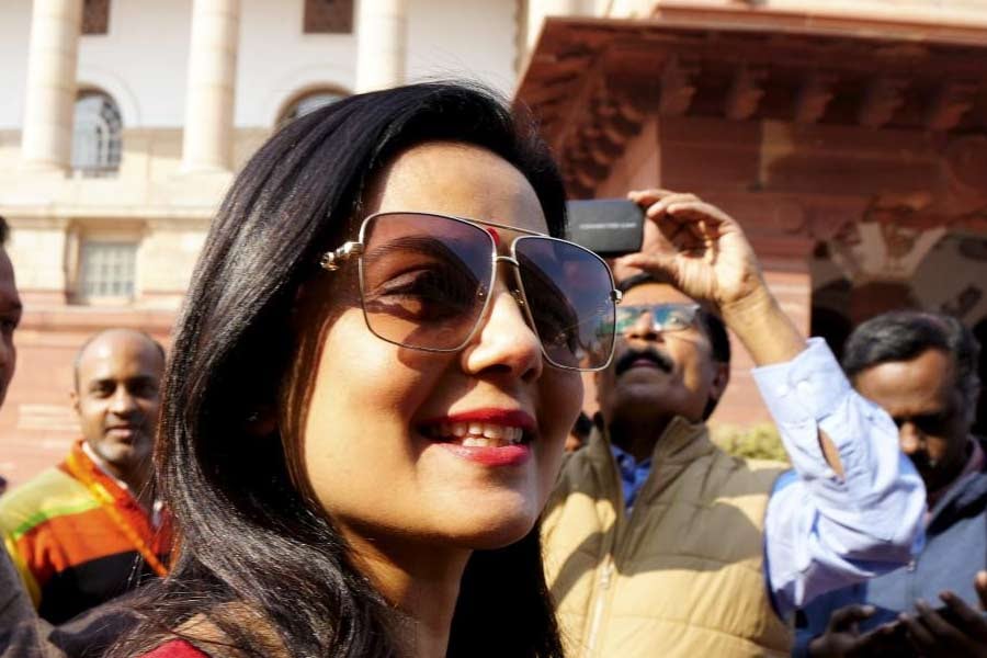 Mahua Moitra: Center served notice to Mahua Moitra, will the government bungalow be snatched now?