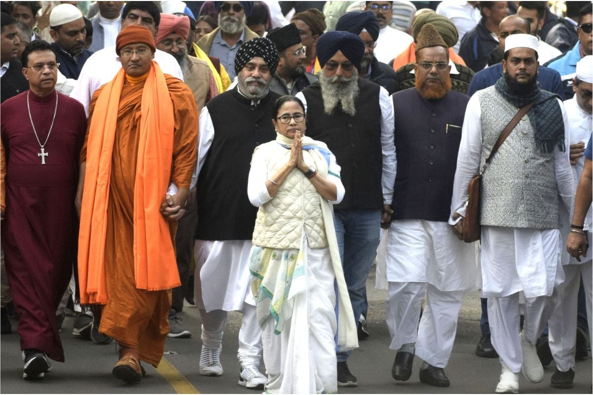Mamata Banerjee: Mamata Banerjee took a dig at BJP and said, Center wants to divide Hindu votes in the name of religion.