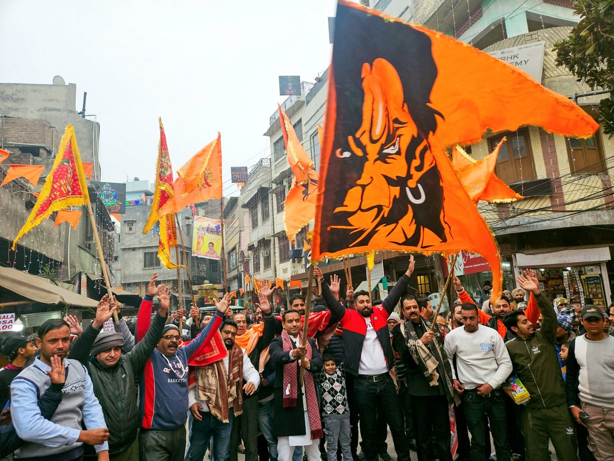 Ram Mandir Video: Crowd gathered in Ayodhya to see Ramlala, watch video