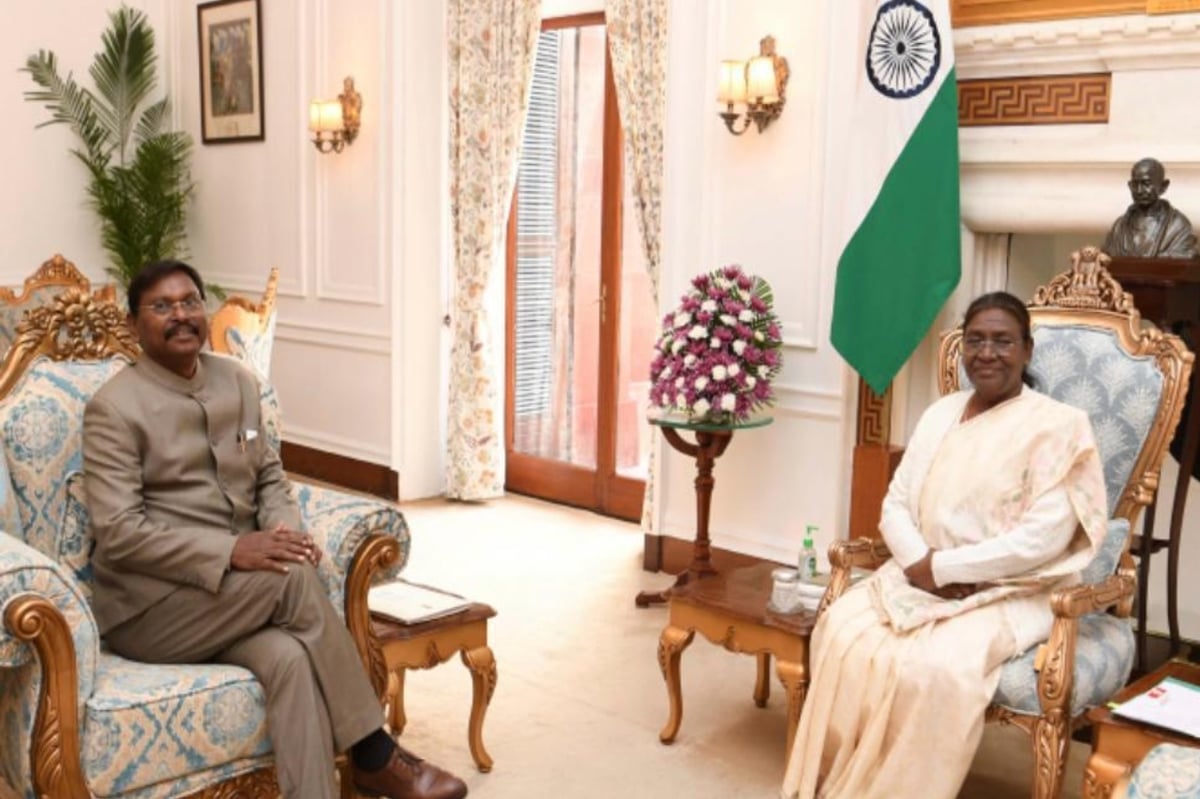 Union Minister Arjun Munda met President Draupadi Murmu, informed about the achievements of PM Janman Yojana