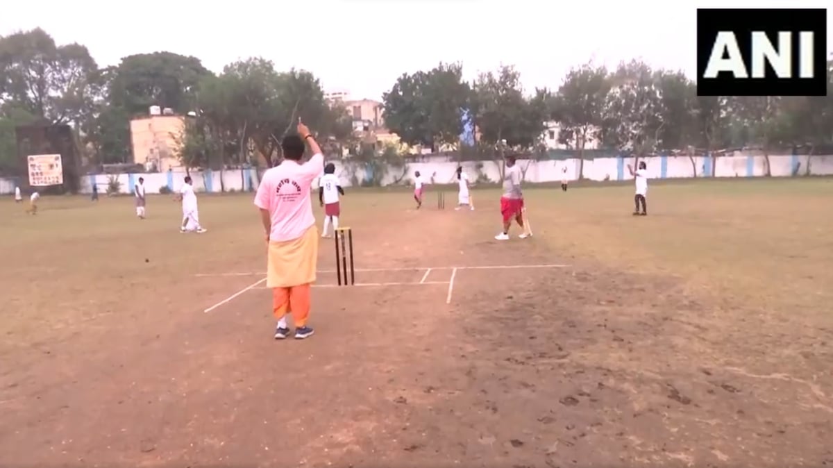 VIDEO: Unique cricket, commentary in Sanskrit... Players seen in dhoti-kurta, award trip to Ayodhya