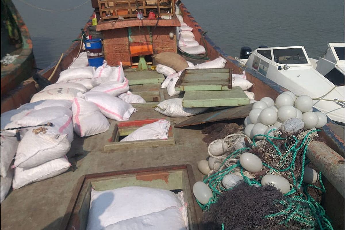 WB: International smuggling gang busted, two trawlers filled with betel nuts worth Rs 3.2 crore seized, 27 Bangladeshis also arrested