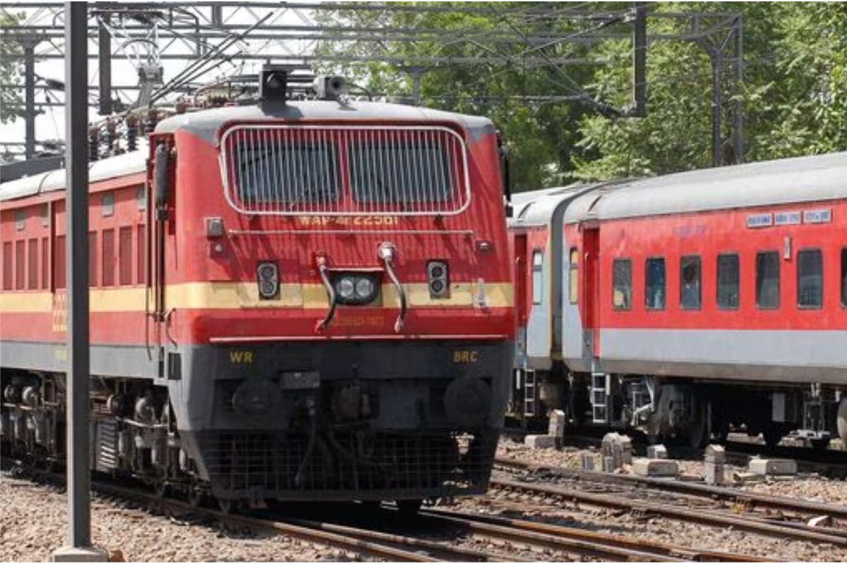 West Bengal: Eastern Railway also made special arrangements to enable the devotees of Ram to have the darshan of Ramlala.