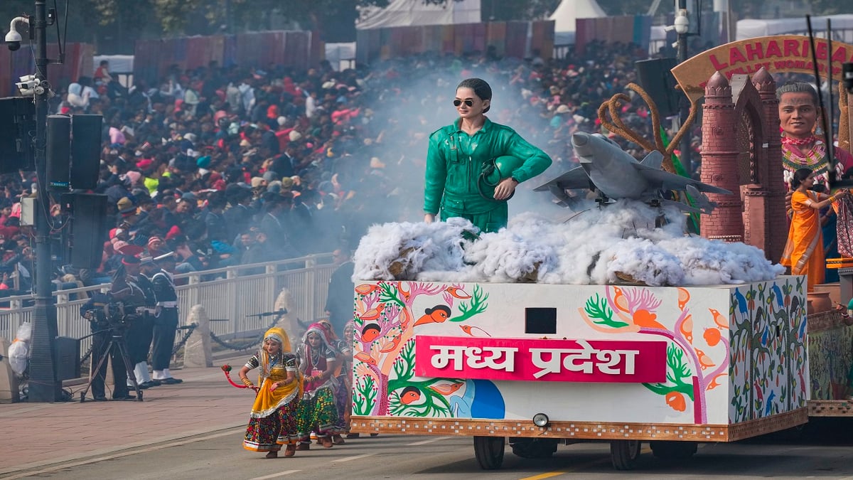 What is the secret of the beautiful tableaux of Republic Day, which vehicles are used?