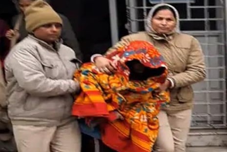 Woman recovered in naked condition from Patna officers flat, suspicion of drug abuse and rape