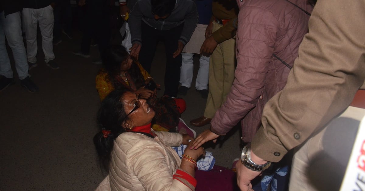 Strong demonstration of employed teachers in Patna, surrounded BJP office, police lathicharged