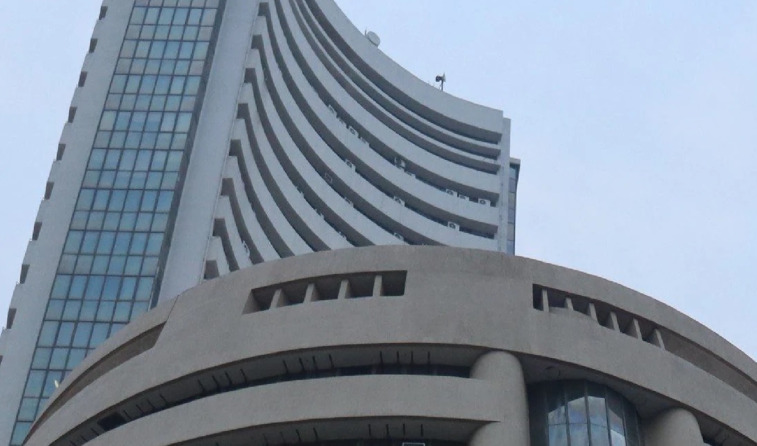 Share Market: Market closed with a rise for the fourth consecutive day, Sensex rose 365 points, Nifty crossed 22,032 - Prabhat Khabar