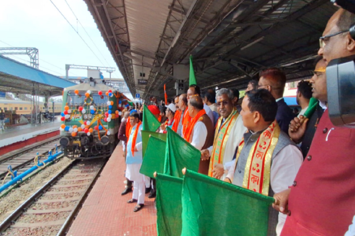 Aastha train with 1350 Ram devotees from Ranchi left for Ayodhya, Babulal Marandi shared memories