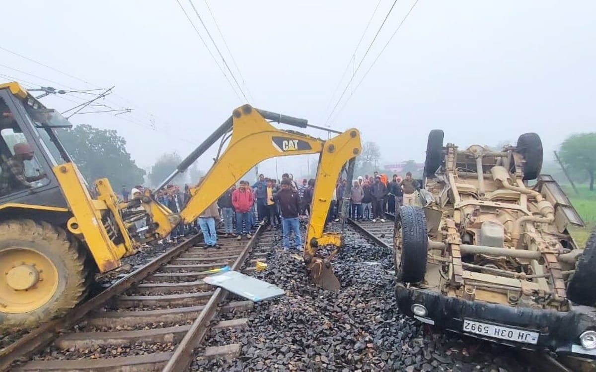 Goods train hits car stuck on track near Lalgarh railway station, train operations stopped for 4 hours