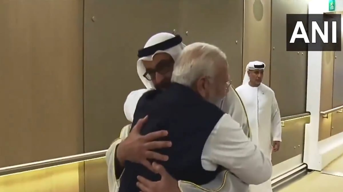 Grand welcome for Prime Minister Modi on reaching UAE, hugged President Sheikh Mohammed bin Zayed 
