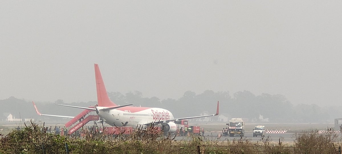 People are not reaching Darbhanga airport even after taking expensive tickets, aircraft flying from Delhi are landing in Varanasi.