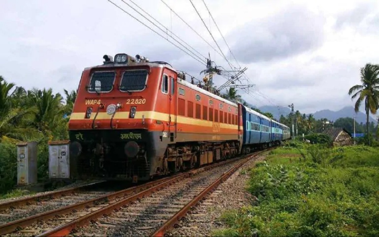 Ranchi: Demand to replace old coaches of Rajdhani train - Prabhat Khabar