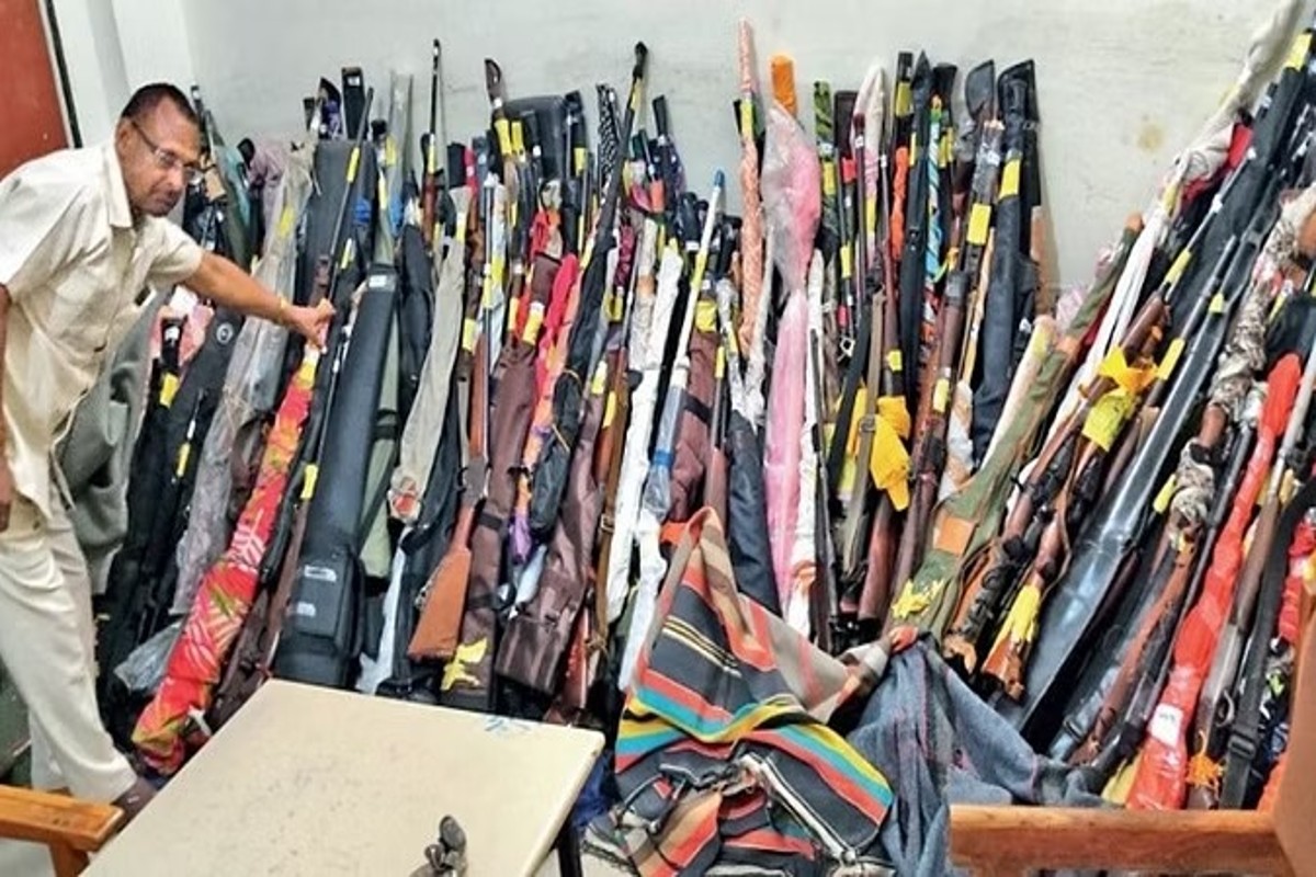 UP News: Weapons worth crores are gathering dust in the police stations of Moradabad, licensees are not coming to collect them, know the reason