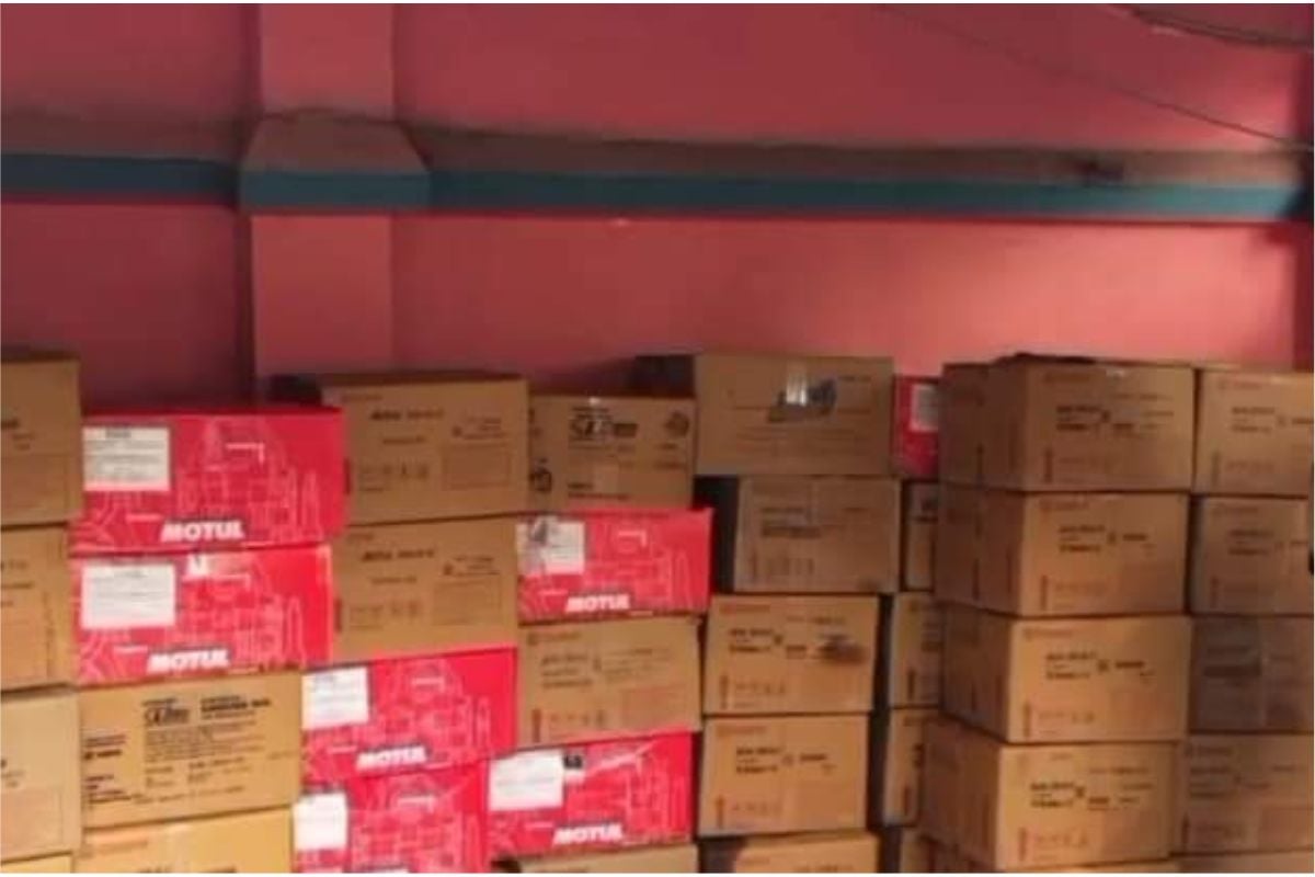 WB News: Memari Police busted the fake mobile manufacturer by conducting a raid operation.