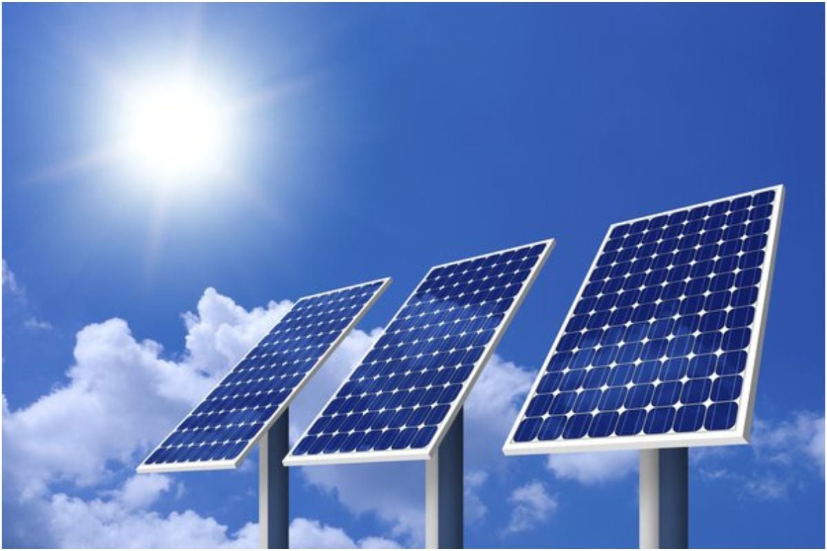 West Bengal: Now ACs in Kolkata police stations will run on solar energy, pilot project started in Gardenreach police station.