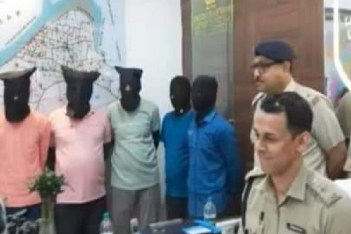 West Bengal: Seven criminals including two women arrested in case of theft in jewelery shop, jewelery worth more than Rs 26 lakh recovered