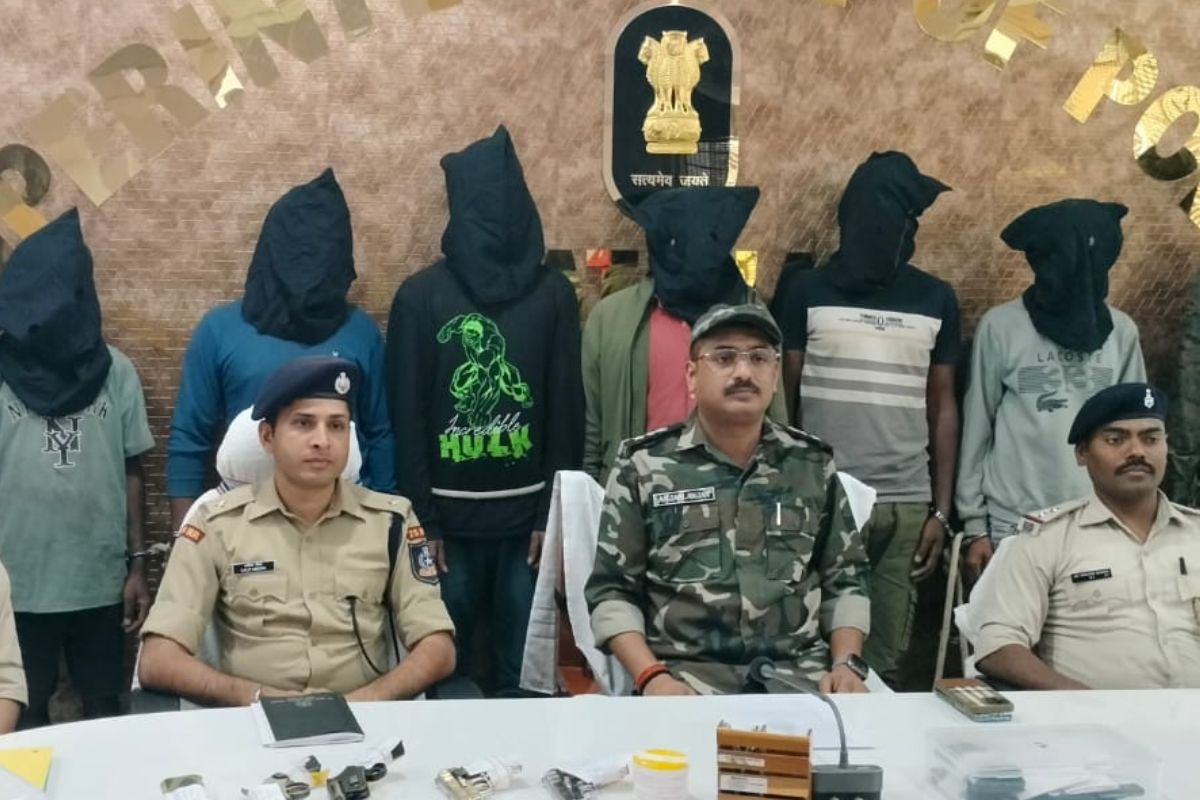 Latehar Police gets big success, six criminals planning robbery arrested with weapons
