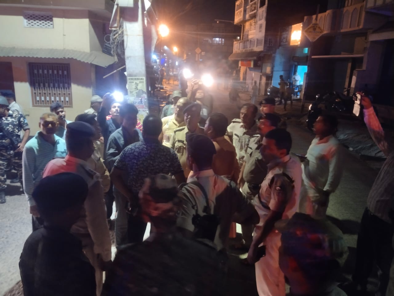 Bihar News: Cricket fight in Bhagalpur Crore Bazaar reached the road, fierce fighting took place...