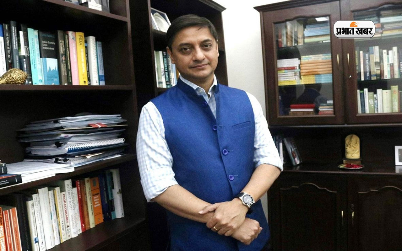 upsc is boring, economist sanjeev sanyal statement goes viral: Economist Sanjeev Sanyal in his recent statement has called UPSC a waste of time.