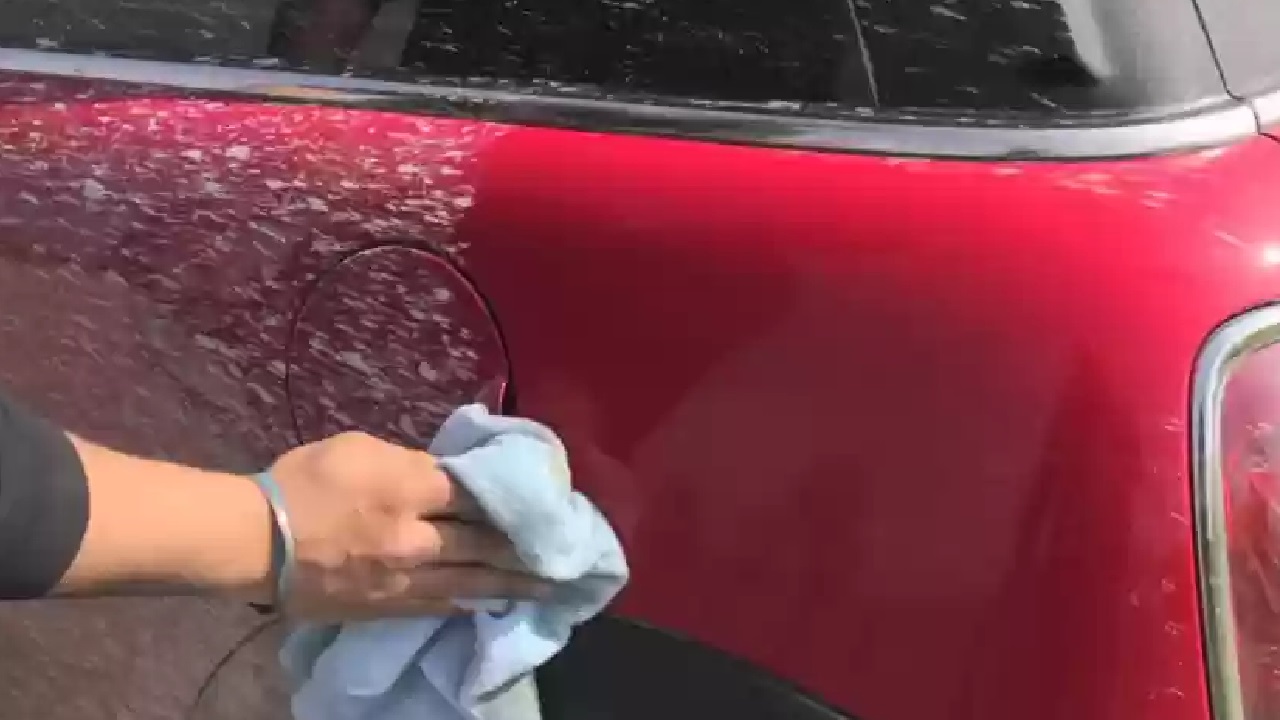 Car Dry Wash: You can make a water tower by dry washing a car.