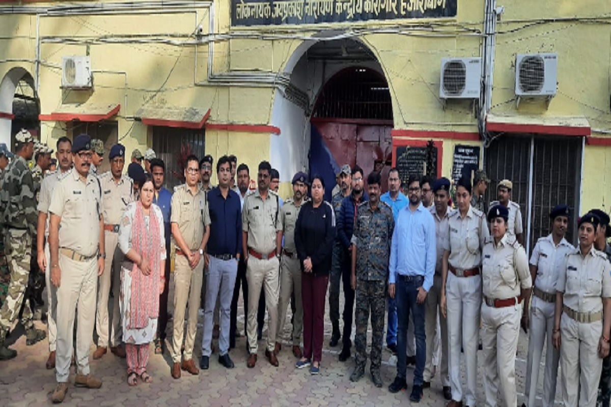 DC SP conducted surprise inspection in JP Central Jail, Hazaribagh