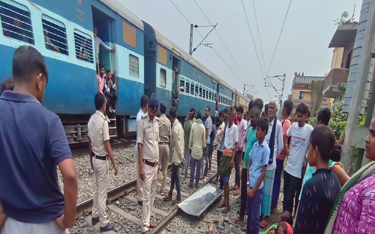 Bihar: A student returning from coaching in Bhagalpur died after being hit by a train, matriculation result was to come after two days.