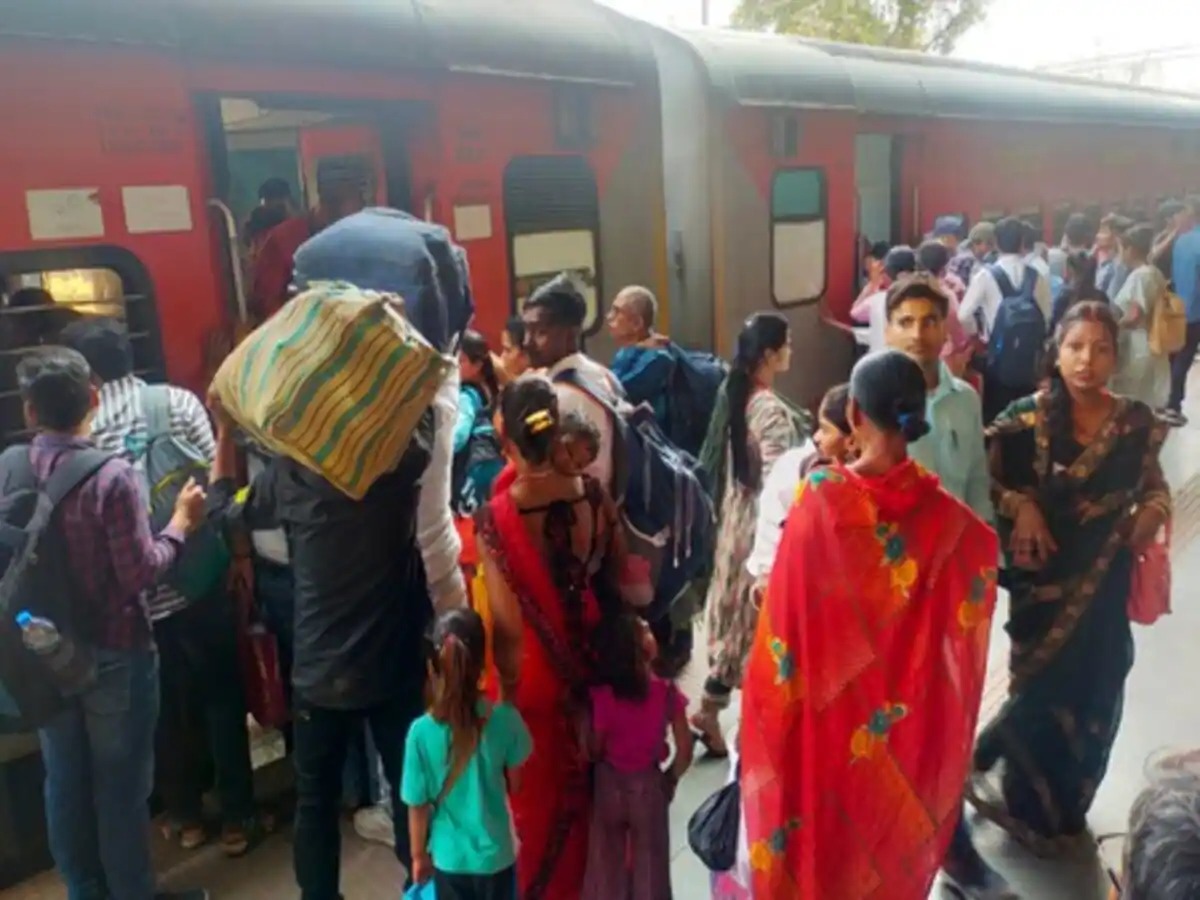 Train News: Fight begins to return to work after Holi