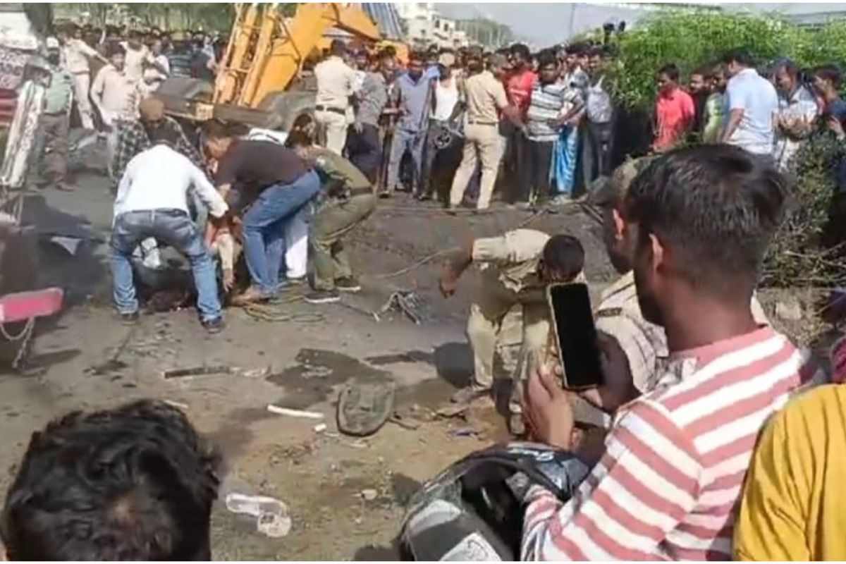 WB News: Truck and bike collide in Panagarh, three killed