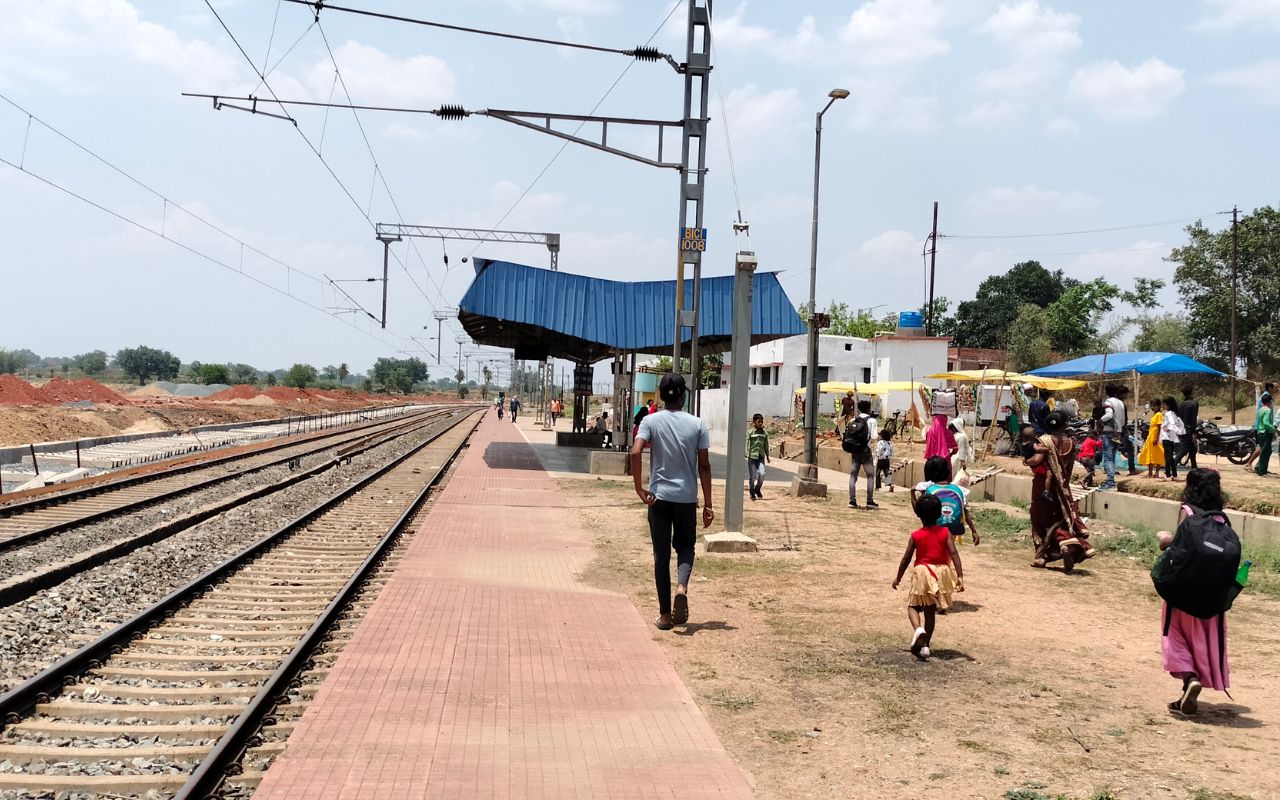 Railways earns Rs 15 lakh every year from this unnamed station in Jharkhand, facilities are missing