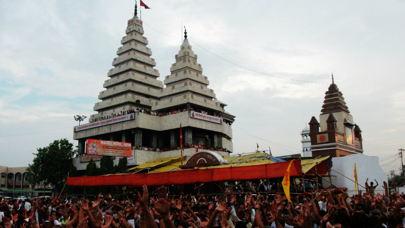 Special arrangements for devotees in Mahavir temple on Ram Navami