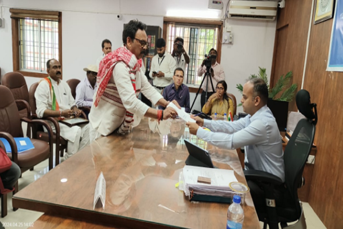 7 including Congress' Sukhdev Bhagat filed nomination from Lohardaga Lok Sabha seat.